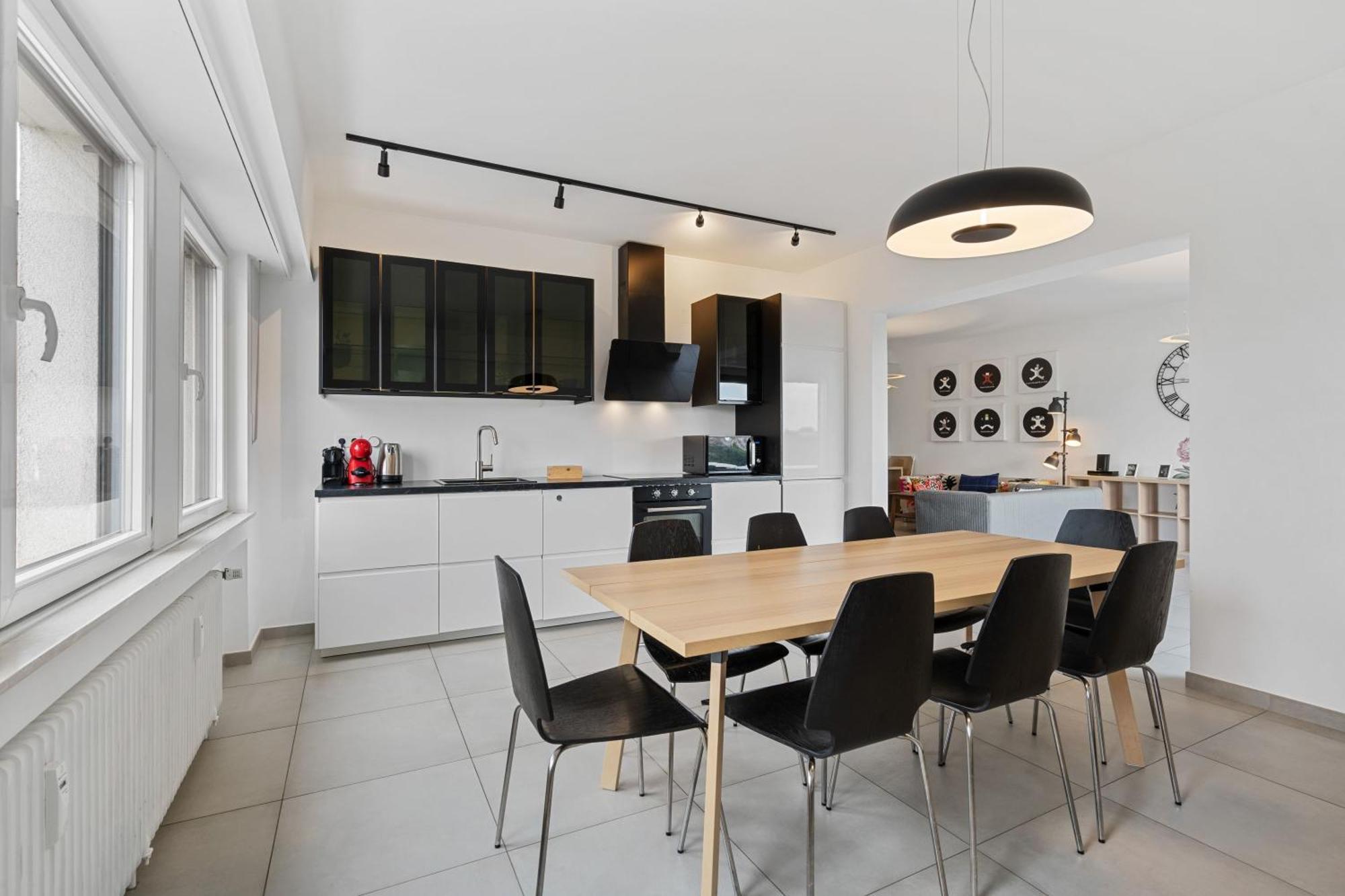 Appartement Lux 2br With Views & Balcony